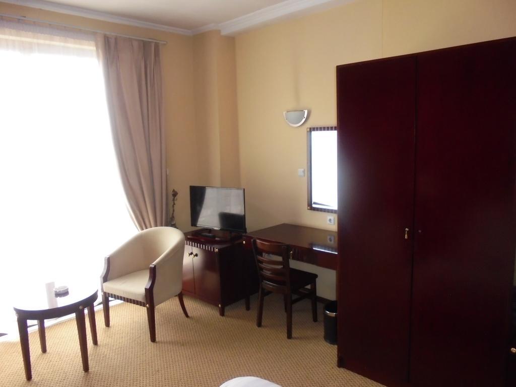 Soramba Hotel Business Plc Адис Абеба Екстериор снимка