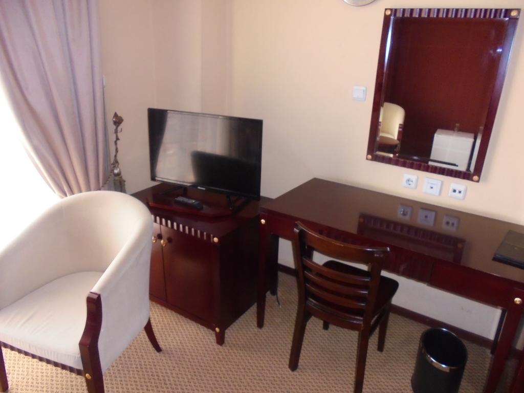 Soramba Hotel Business Plc Адис Абеба Екстериор снимка