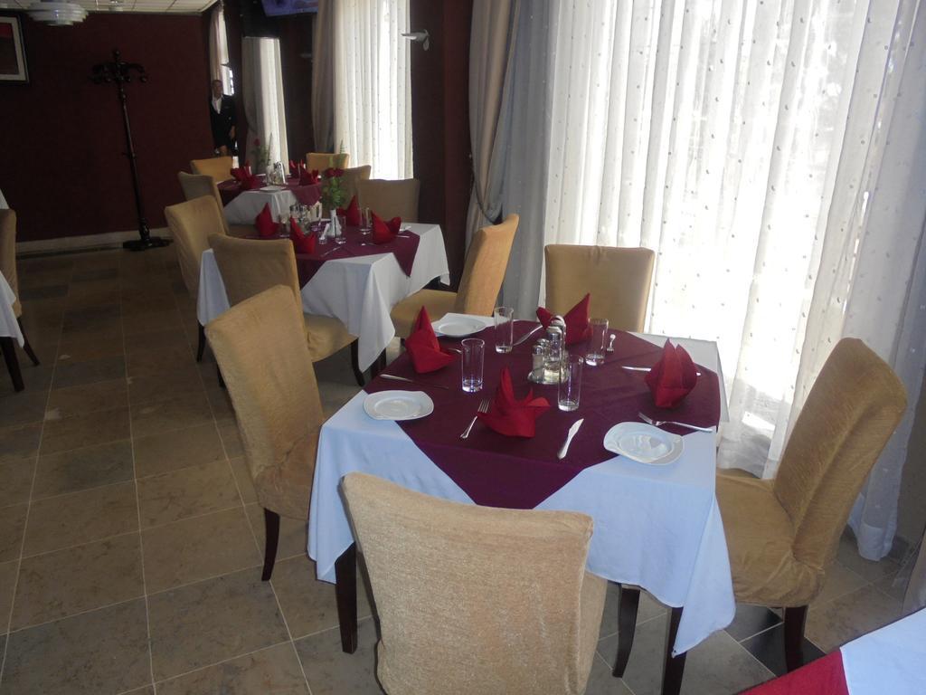 Soramba Hotel Business Plc Адис Абеба Екстериор снимка