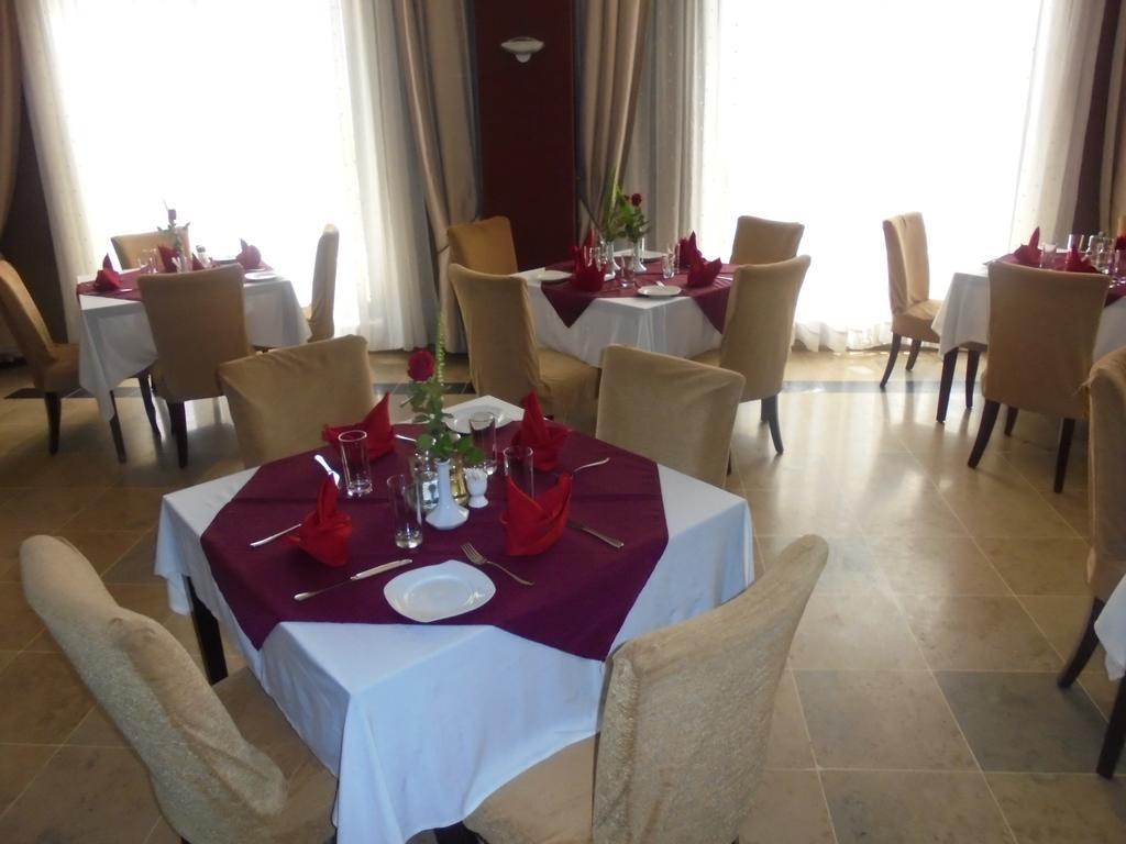 Soramba Hotel Business Plc Адис Абеба Екстериор снимка